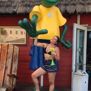 Meet your Posher, Danielle